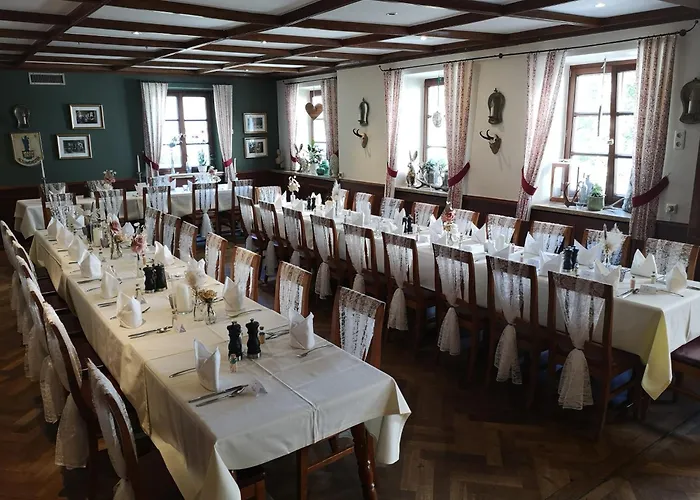 Maierbraeu Hotell 3*